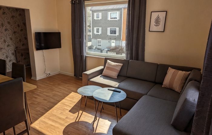 Railside Track Apartment (OJ1-2)
