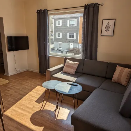 Railside Track Apartment (OJ1-2)