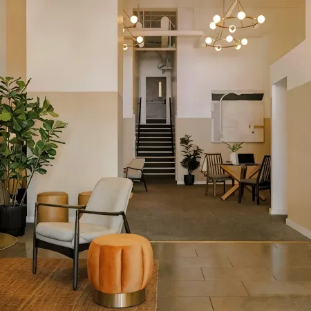Hotel Houze Detroit Downtown Отели рядом с достопримечательностью «Восточный рынок»