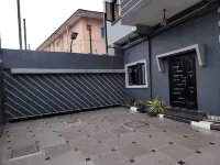 House 44 - Private Pools