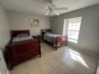 Charming 2-bedroom house in tranquil LaBelle with WiFi, AC