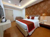 Paras Heights - 4 ดาว