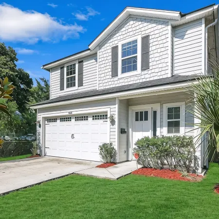 4BR, Hot Tub, Kid Friendly, Video Arcade, Jax Beach, Mayo Clinic, Fenced Yard