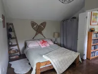 Cozy Four-Season Retreat on Farren Lake - Homestays