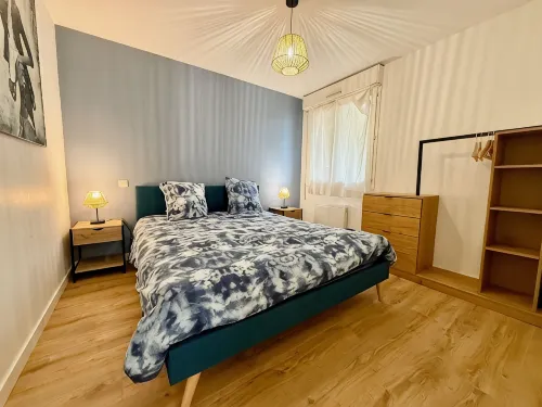 Le Bacquin 21, 2 Minutes from Downtown, 700 m from the Train Station, Secure Private Parking. - Kitchens