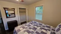 Quiet 3-bedroom bungalonear enchanting the historic Marietta Square - 3-نجوم
