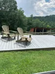 3-bedroom cabin in peaceful Fleetwood with WiFi, AC. Enjoy nature