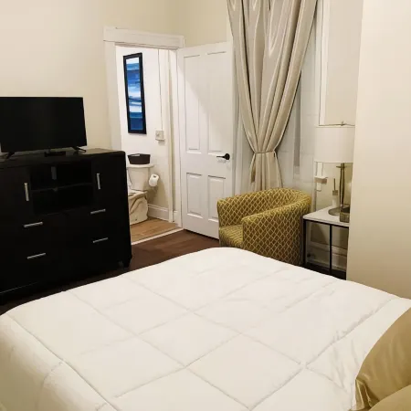 Frazier Guest House/ In OTR