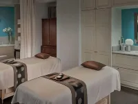 Diamonds Lodge Near York Hospital Hotels near Clifton
