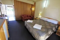 Rubicon Hotel Motel - parking