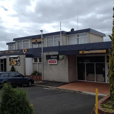Top of the Town Hotel Motel