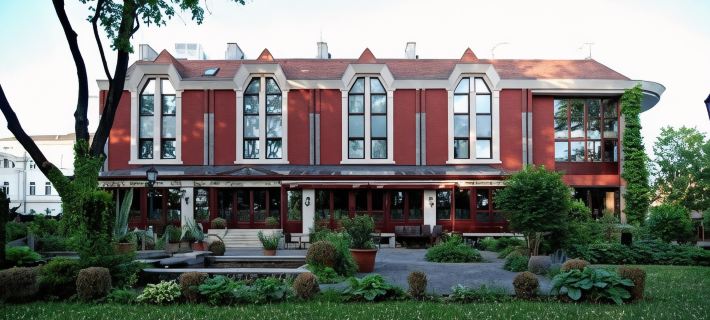 Golden Ball Club Отели в г. Дьор
