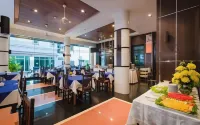 77 Patong Hotel & Spa - breakfast