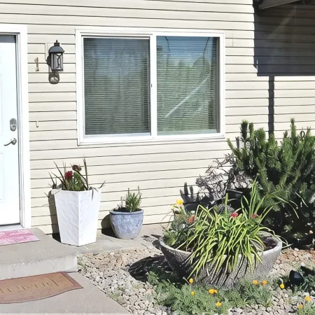 Charming 2-bedroom apartment in fantastic Twin Falls with WiFi, AC