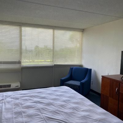 Deluxe Queen Room Miami Gardens Inn & Suites Promo Code
