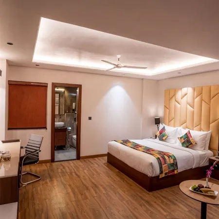 Hotel Raaj Palace