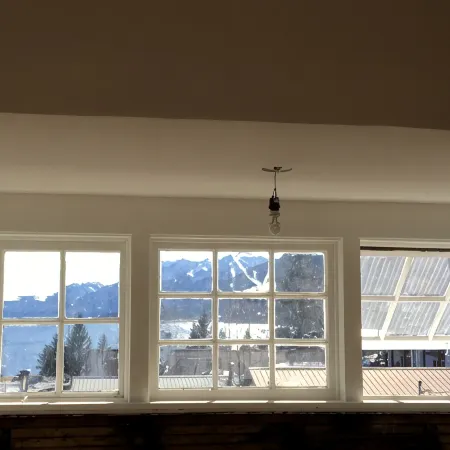 views! Location! Historic 2BR/1BA loft with Views-Downtown Telegraph House Hotels in Seward