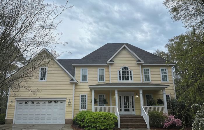 Luxury 5-bedroom house in Cedar Point with AC, WiFi, hotub, private yard & more!