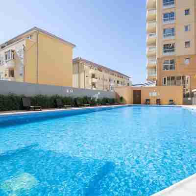 Luxury modern apartment with exceptional views! Fitness & Recreational Facilities