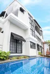 Hening Pool Villa - Kolam Renang