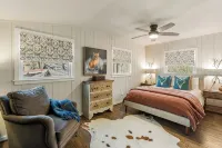 Designer Cottage-Highlands-Amazing Outdoor Living Spaces-Fireplace-Pet Friendly - ブティック