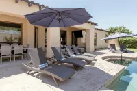 Walk to Festivals From a Modern Dream House Near La Quinta - Villas