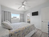 Crystal Coast Paradise: Oceanfront Home with Stunning Views, East, Emerald Isle!