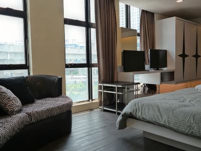 Summer Oscar Boutique Hotel