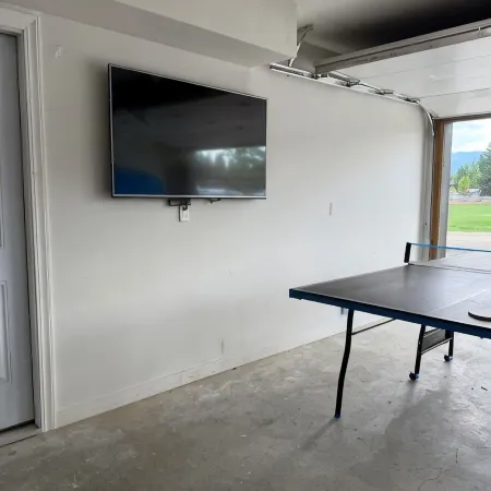 4 BR Townhouse in Prime Location!