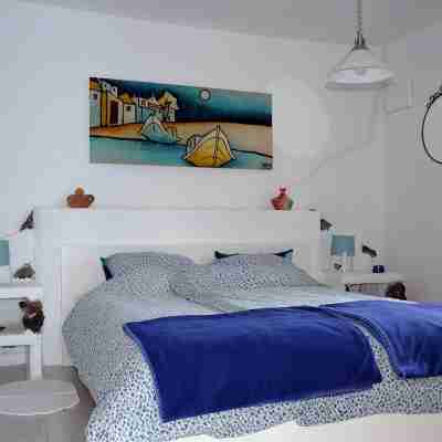 Bungalow with private pool in private garden Rooms