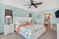 Coco Sands Riverfront Pool Home w/5 Bedrms - 3 min to the beach - مسبح خاص