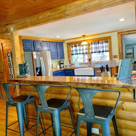 Stunning Newly Remodeled Master Bath Close to Roaring Fork River Super Clean!