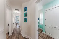 Luxurious House on the Canal, Pool, Hot Tub, steps to BEACH - 4-Star