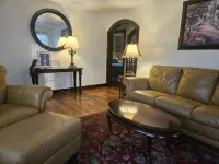A Charming Craftsman's Cottage that is 5 minute walk from downtown Greeneville. - 2-Star