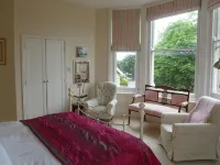 Laurel House - Bed and breakfast