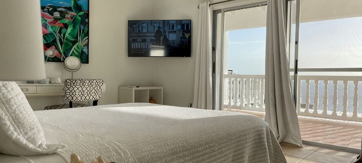 Amazing views and great location - 4 Bedroom Estate Bakekroe in St Thomas Hotels in Southside
