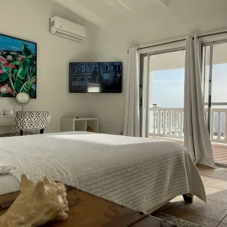 Amazing views and great location - 4 Bedroom Estate Bakekroe in St Thomas