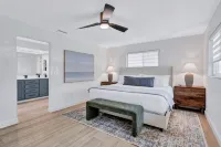 Serene Pool & Spa Home Near Sanibel Island, Beaches and Downtown Fort Myers.