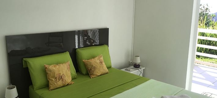 New and luxurious apartment sea view Hotels in Deshaies