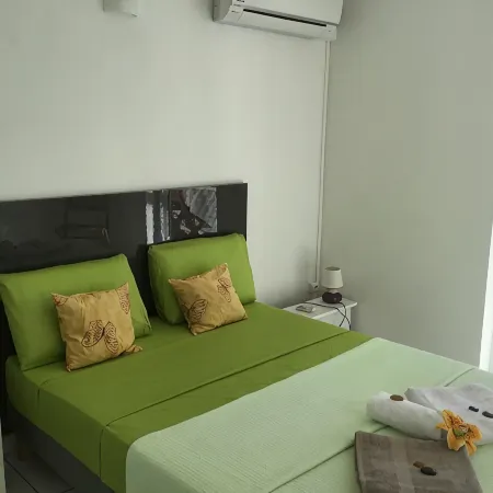 New and luxurious apartment sea view
