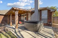 Relax at Frisco Escape Oasis Home with Spa