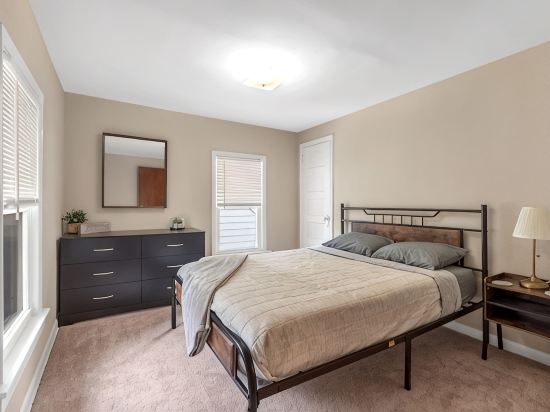 NEWLY REMODLED 3BD Home Walk To ProMedica Hospital