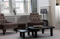 Charles Bridge flat I Soundproof  I Beautifully furnished I LIFT - บังกะโล