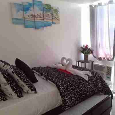 Azure Paris Hilton Beach Resort & Residences @ 1932 Maui Tower Rooms