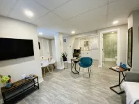 Charming 2 Bedroom Apt. Close to Valparaiso University Short-Term Stays - Wifi