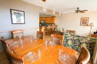 Experience An Oasis of Luxury in Roatan's Vibrant West End -  Ferienhäuser