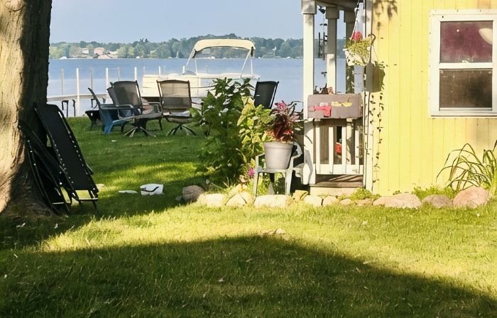 Sunrise Views - Lake Cabin - Dock Access • Bring Your Boat • Walk to Downtown
