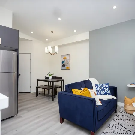 Comfortable home near airport