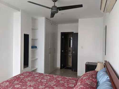Spectacular Penthouse Ocean View Across From Beach. Free parking on Street!