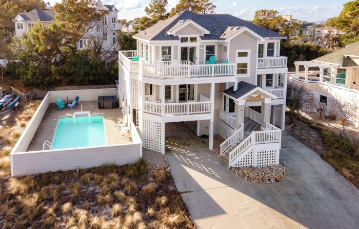 Salty Paws. Pet Friendly. Minutes to Beach. Horizon Ocean Views.
